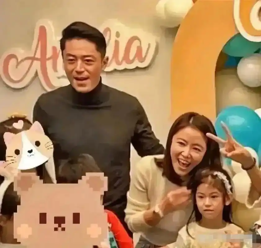 霍建华和林心如的女儿,孩子的照片我都会停下来看一看!