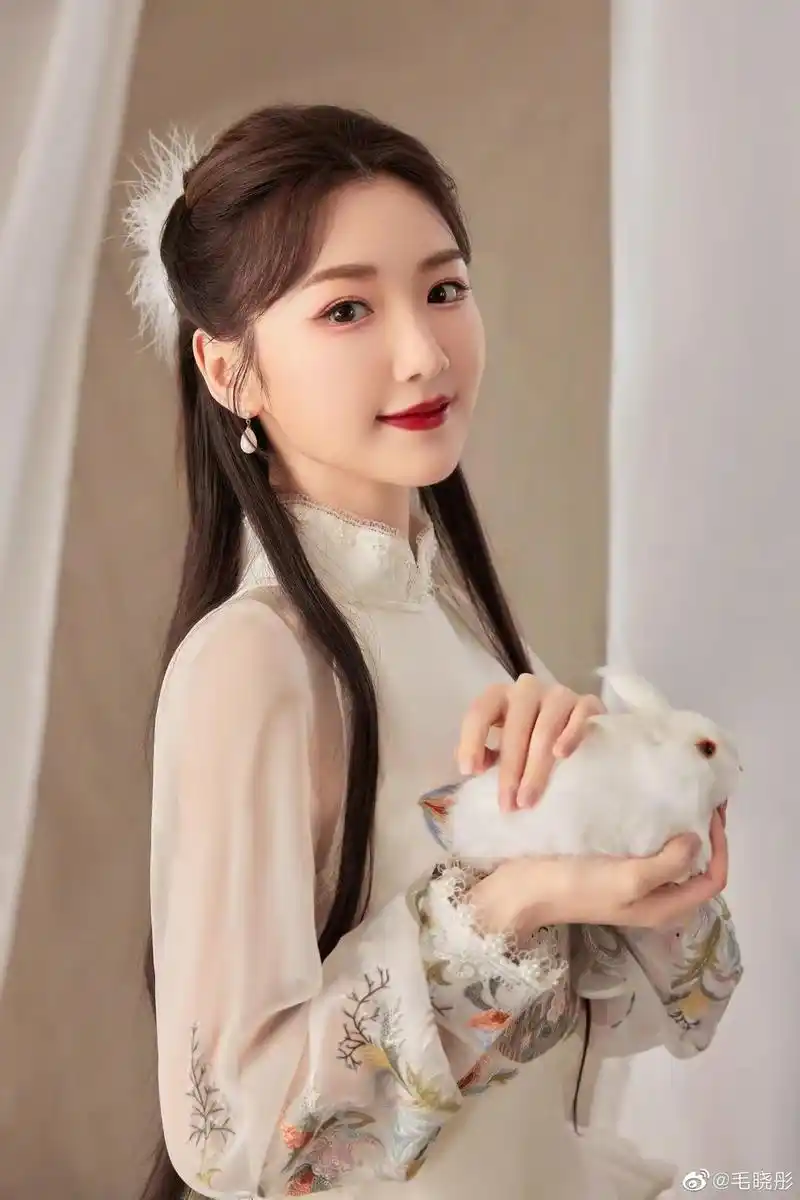毛晓彤古装照曝光,太惊艳了