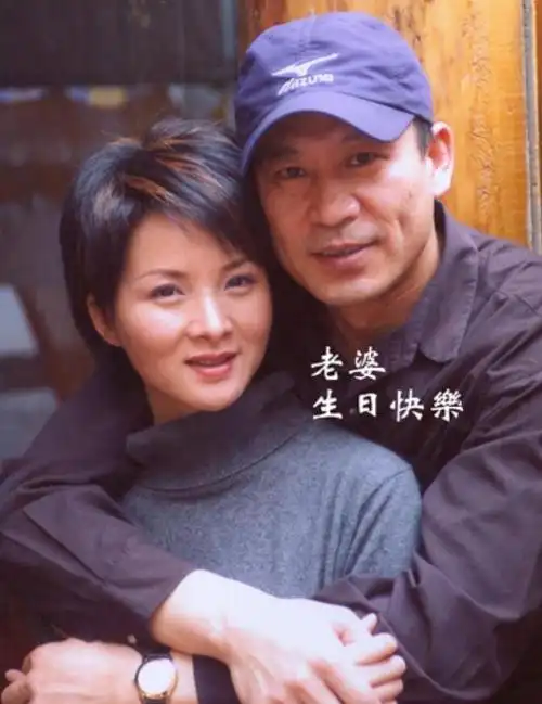 谢兰:父母都是聋哑人,嫁大11岁师小红丁克12年,39岁为爱生子