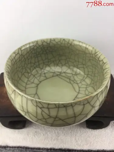 开片龙泉瓷器a1257