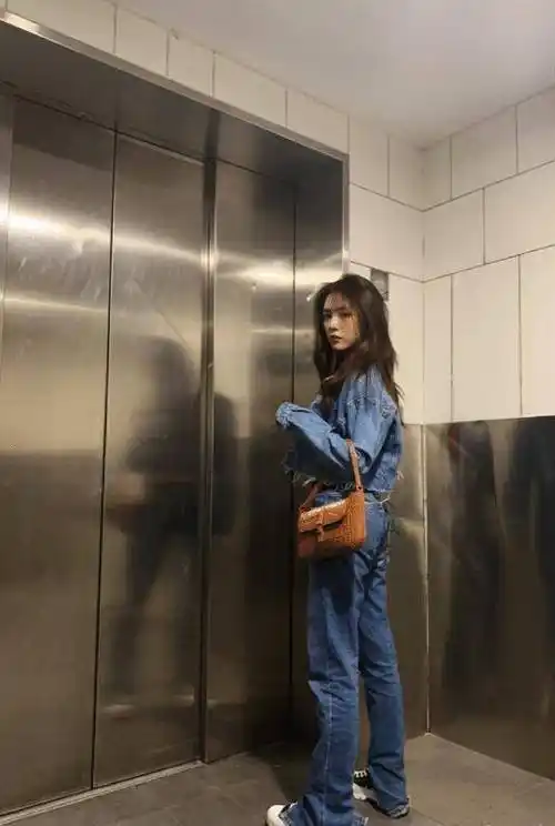 蔡文静私服穿搭超a,这气质绝了_造型_牛仔_好身材