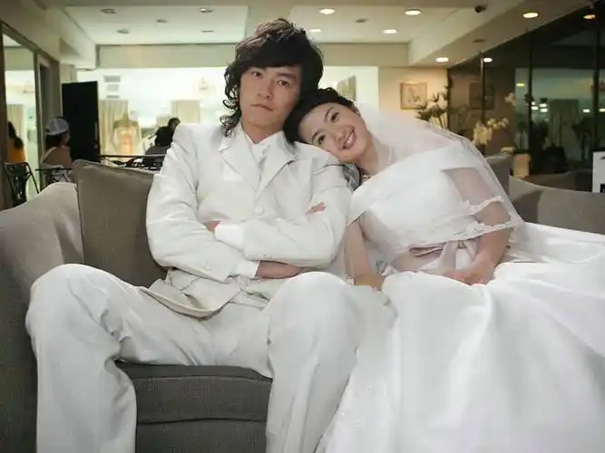 林依晨许玮甯:40岁女人值得命运的褒奖