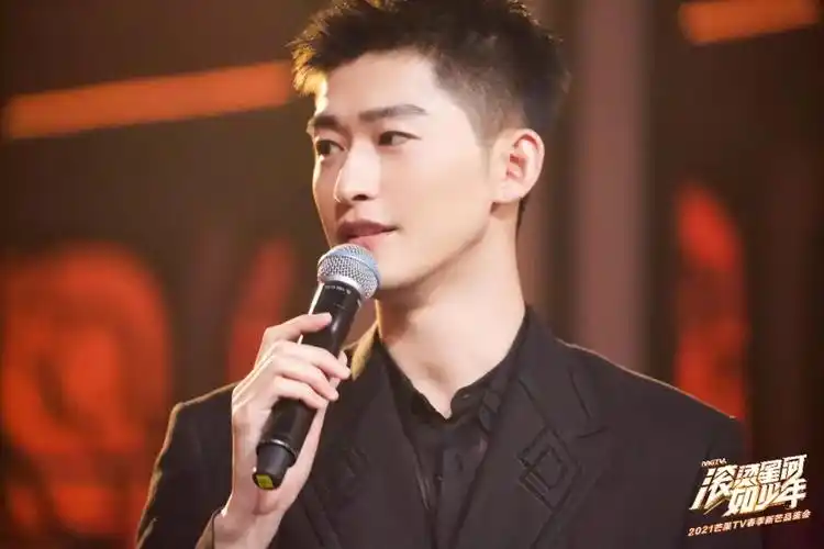 "滚烫星河如少年"2021芒果tv春季新芒品鉴会火爆举行_今日广告