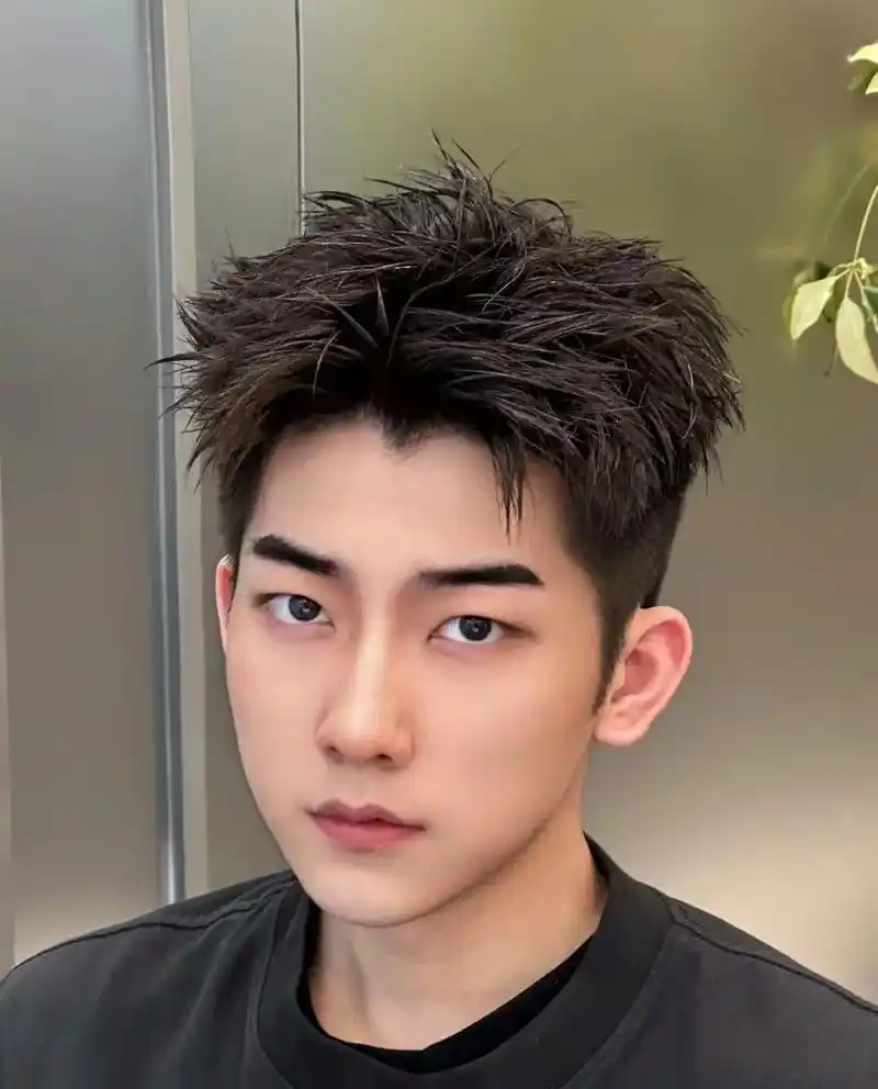 男士钢夹烫.@威尔男士王威 #男士发型 #今日发型推荐 #精 - 抖音