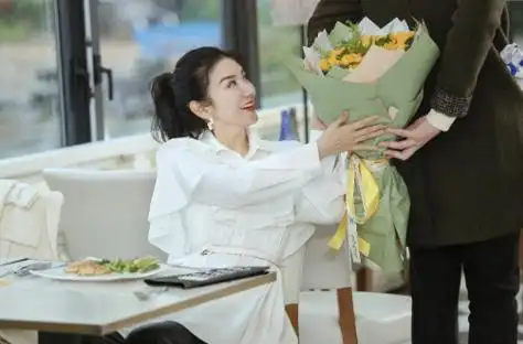 怦然再心动今晚首播黄奕女儿称想要易烊千玺式爸爸