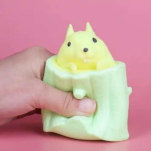 邪恶小松鼠网红减压玩具挤压树桩捏捏乐橡胶玩具儿童娱乐玩具 青黄色2