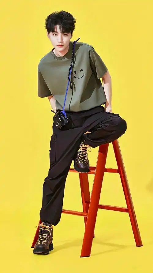 王俊凯夏季穿搭##王俊凯 德云社在逃编外捧哏