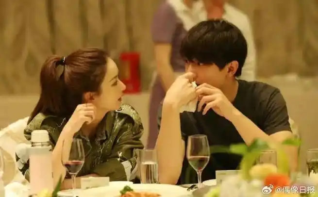 赵丽颖林更新窦骁同框旧照##赵丽颖林更新同框旧照