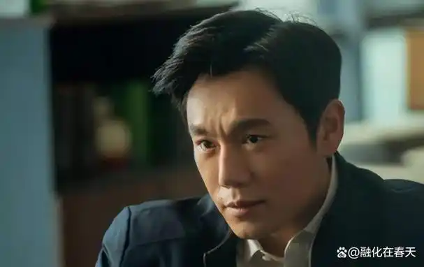 这部电影通过他的故事,揭示了当时伪满哈尔滨的特殊历史时期.