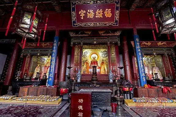 洞天福地:屹立于泰山之巅的碧霞祠