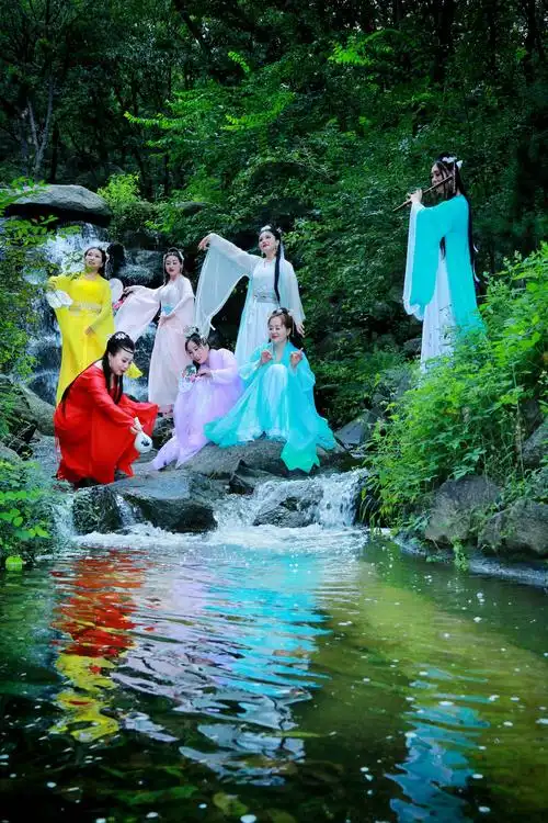 《七仙女下凡游盘山》又是一年七月七,美丽的盘山吸引了天庭上的七