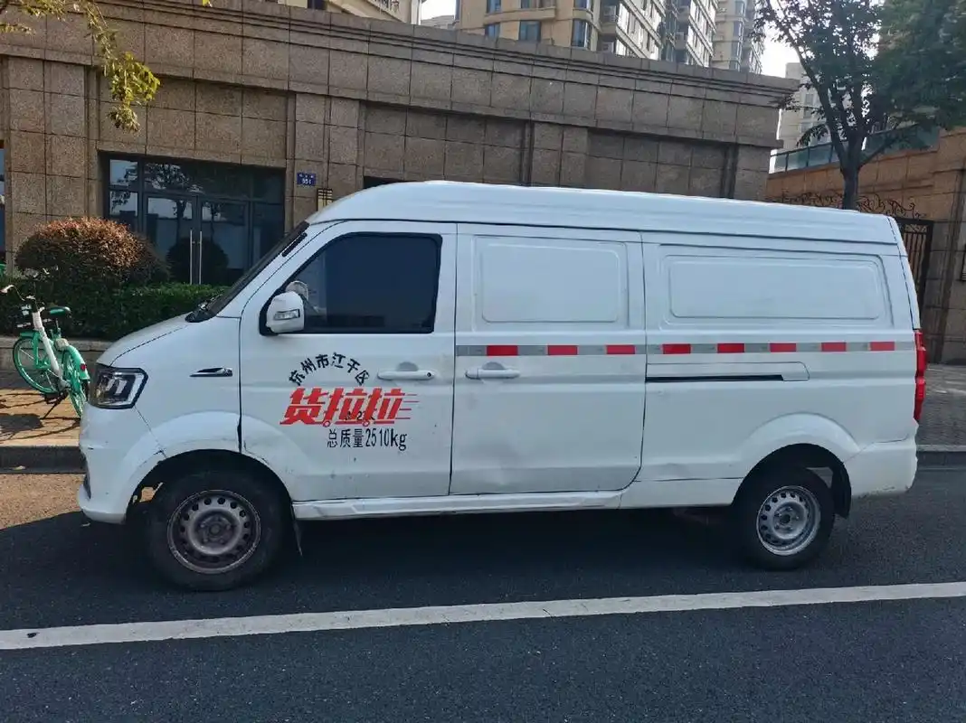 厢式货车出租一天能跑500块手把手教 本人有一台如图中一样的面包车