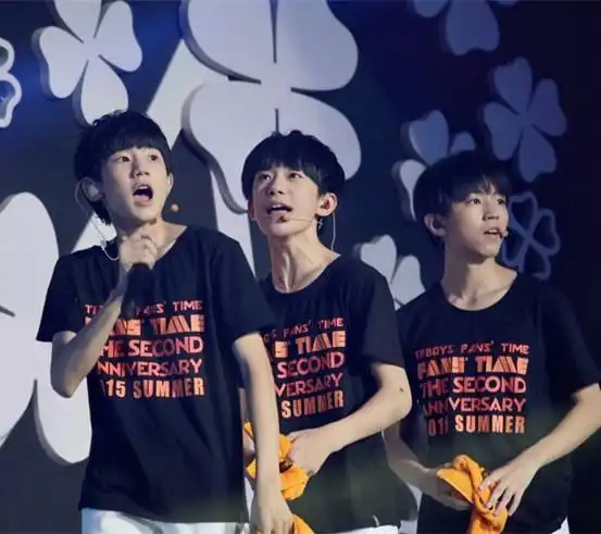 【图】tfboys两周年见面会图片曝光 见证易烊千玺成长点滴