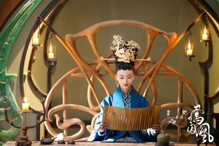 吴谨言凤囚凰霸气收官临朝听政终登龙椅