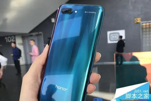 华为荣耀10多少钱一台(华为荣耀10多少钱一台实体店)_字库吧