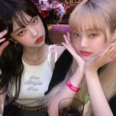 在太闺蜜头像三人阳落山之前 2020年最火头像-第17张