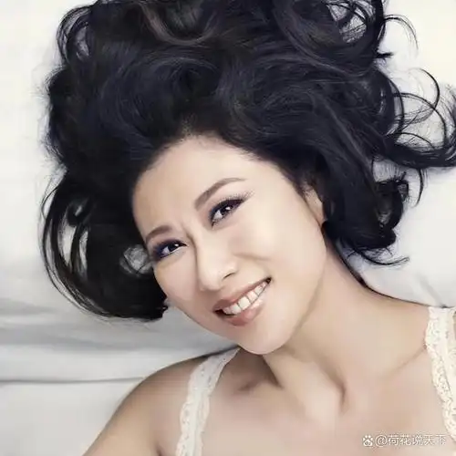 "潇洒天后"叶倩文:红过王菲,情断费翔,嫁给林子祥后隐退歌坛