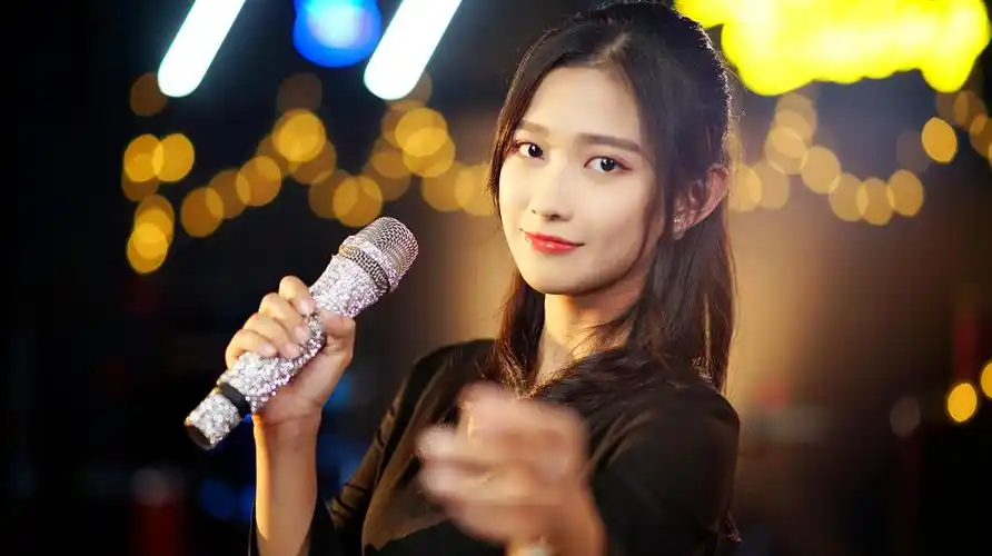 女声翻唱彭佳慧《相见恨晚》经典伤感情歌