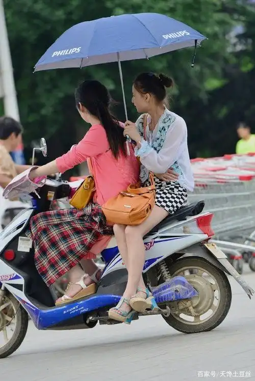 笨人学骑电动车的技巧