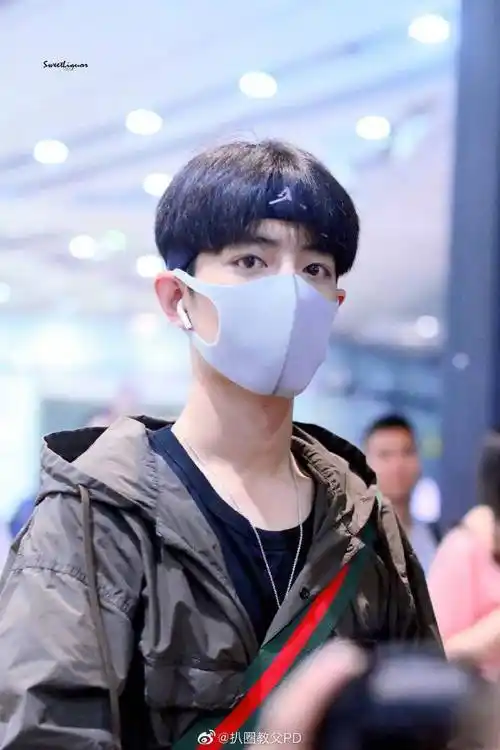 肖战发带造型小合集活力十足青春洋溢为之疯狂心动