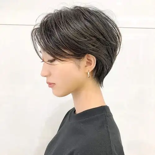 厌倦了一次不变的波波头不如试试更吸睛的露耳短发减龄又洋气