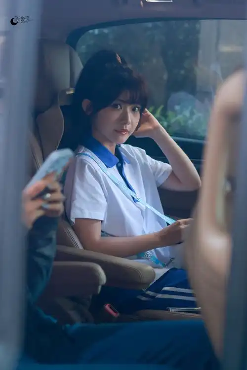 赖美云向前冲##赖美云高马尾校服造型