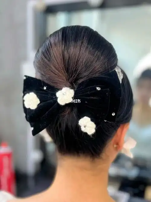 超简单的赫本珍珠编发教程来喽