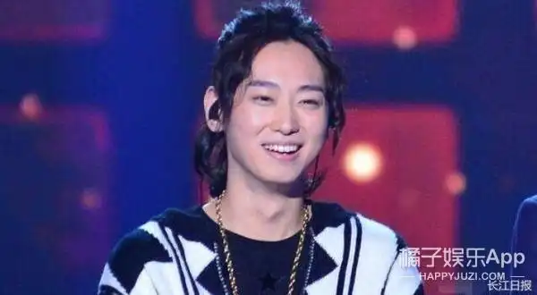 魏巡获《快男》冠军,和华晨宇是老乡!改年龄,结过婚?