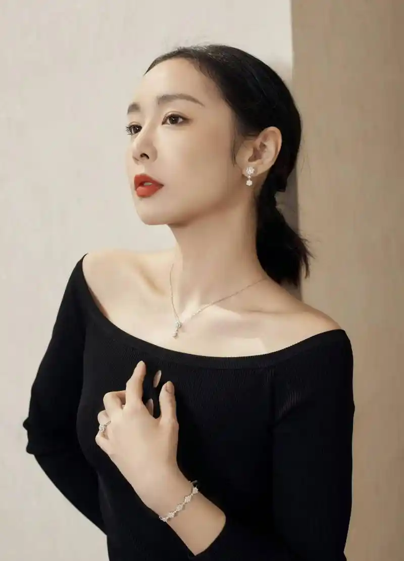 明星高叶写真合集:"大嫂"女神魅力!