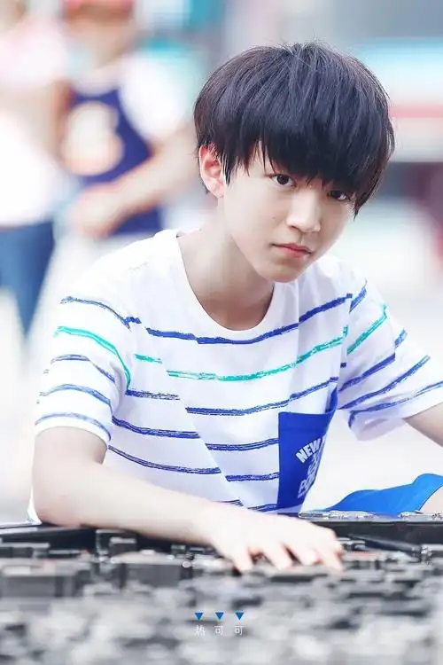 分享一组热可可老图,来看小小凯的平下巴