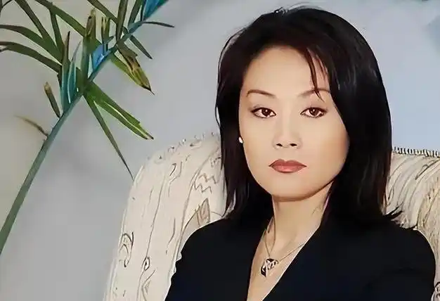 王姬:儿子有智力障碍,自己被骗光积蓄,却让女儿上交10年工资|演员