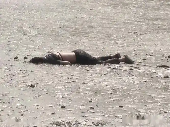 突发龙港滩涂发现女尸体18岁