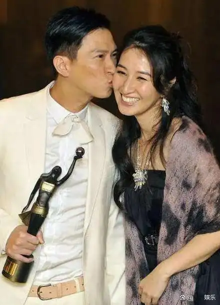 他也没有改变过人,有次杨紫参加综艺时还提到这件事,他跟张家辉合作后