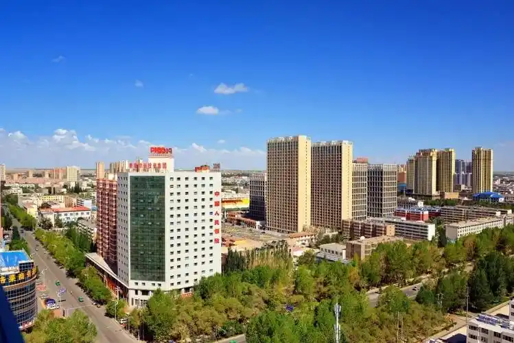 而且,在新的历史起点上,格尔木市高质量建设宜居宜业幸福城市正在迈向