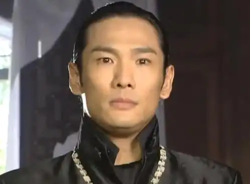 《第八号当铺》爱上自己的外曾祖父,是种怎样的体验?_孙卓