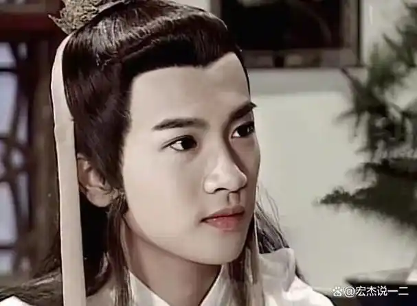 苏有朋,他塑造的经典角色很多,不过他的花无缺才是颜值巅峰.