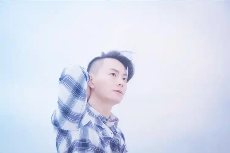 模特秀英俊阳光男孩唐行