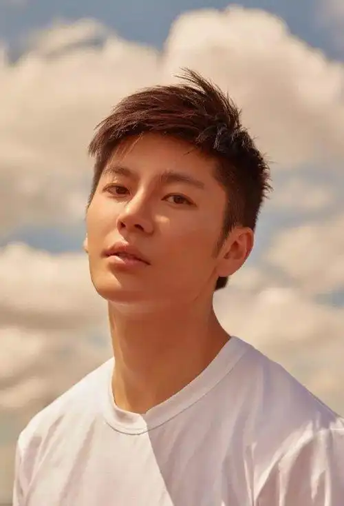 发际线高男生适合哪些短发,短发图片,发型图片