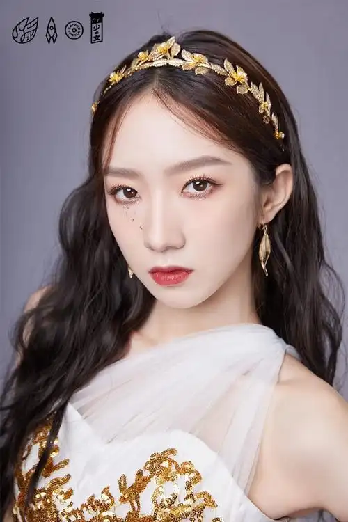 火箭少女白金女神造型好看吗火箭少女101最新美照彰显异域之美