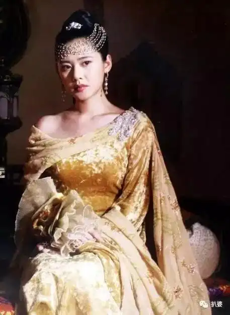 韩佳人秋瓷炫长得像,p图师好大胆,尽然把林依晨p成了金星,真是一言不