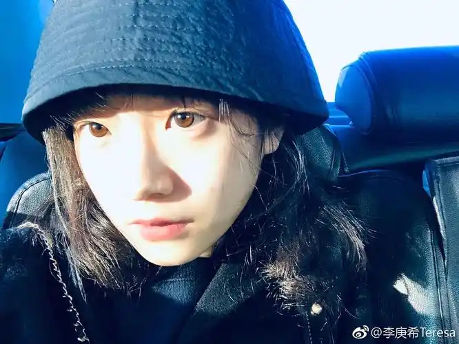 李庚希幼态又可爱的长相