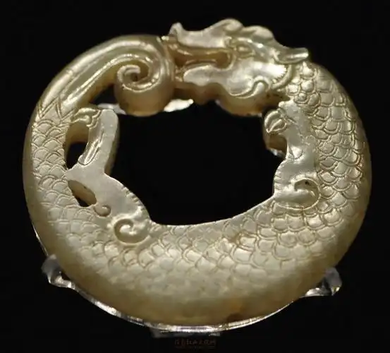 上海博物馆馆藏玉器(春秋战国汉晋)对应任南古玉鉴定法