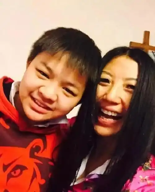 金星3儿女近照曝光!欧洲大婚当妈妈花童抢镜,欧洲豪宅低调奢华