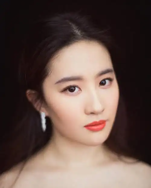 娱乐圈中你认为哪个女明星更漂亮,最让你心动