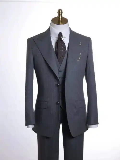 蓝鲸有礼×尘界西装 | 毕业季将至,1000套免费职业肖像照&定制西装