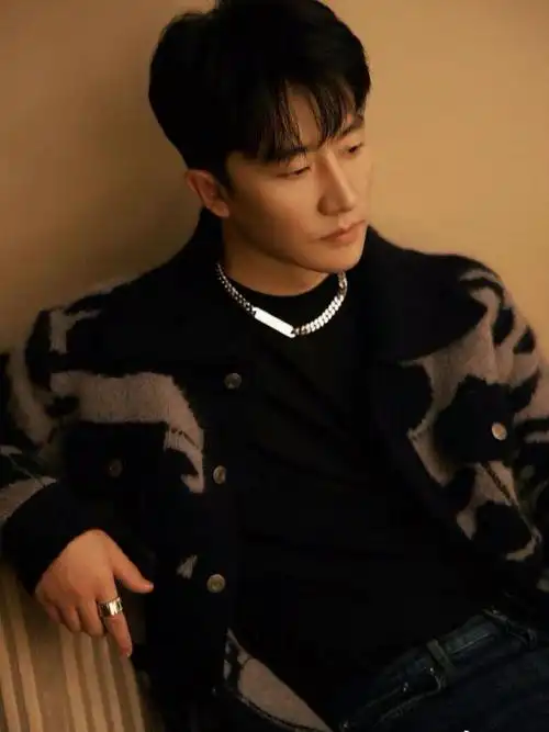 #黄轩为虞书欣包场祈今朝#