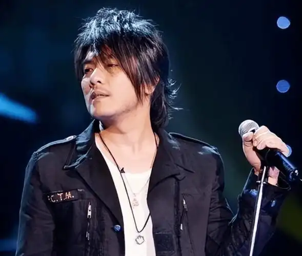 事实证明:复出的阿杜,正在另一条"坚持到底"的道路上越走越远_专辑