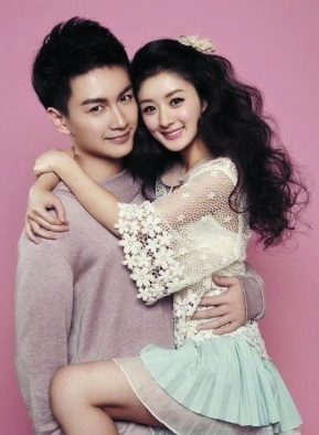 陈妍希被暗指为小三插足陈晓与前女友赵丽颖陈妍希的胸被陈晓摸抓内衣