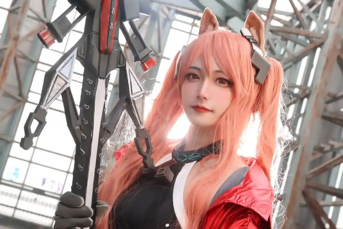 明日方舟 #安洁莉娜cos  博士~ 你不会忘记我了吧,不 - 抖音