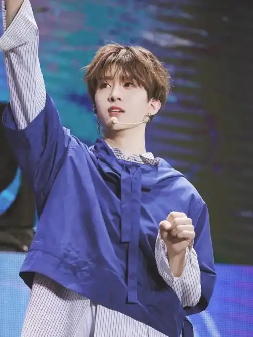 丞丞从出生以来就被说成"没实力 靠着姐姐"范丞丞他怎么了 是招你了